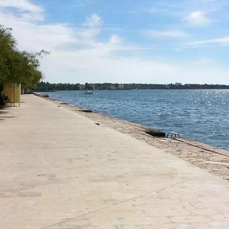 House With A Parking Space - 14848 Prázdninový dům *