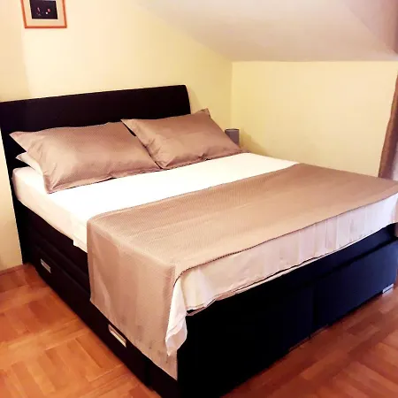 Prázdninový dům House With A Parking Space - 14848 *