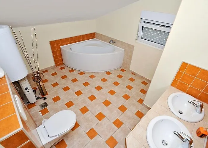 House With A Parking Space - 14848